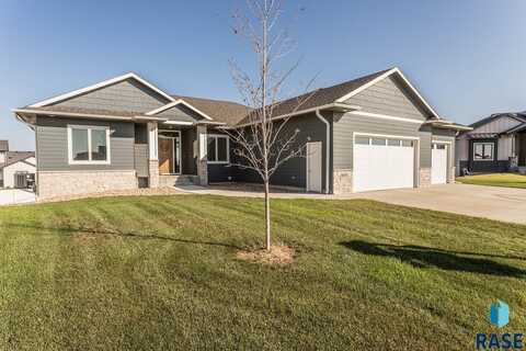 5604 E Daybreak Cir, Sioux Falls, SD 57110