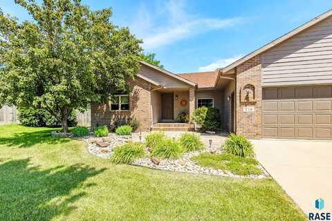 216 W Mountain Ash St, Brandon, SD 57005