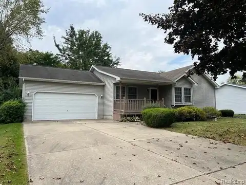 817 Lamoreaux Drive, Lapeer, MI 48446