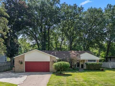 23565 S Oliver Court E, Southfield, MI 48033