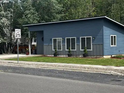 810 SE 1ST ST, Winlock, WA 98596