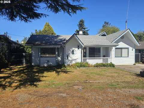 430 PINE ST, Brookings, OR 97415