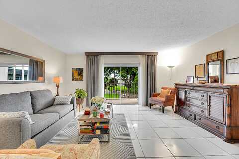 216 Oxford 200, West Palm Beach, FL 33417