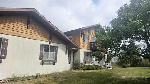 N8122 Marty Rd Road, New Glarus, WI 53574