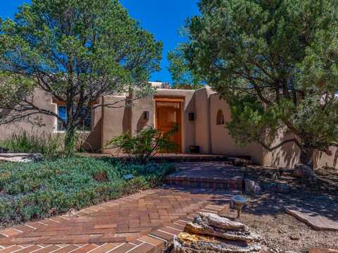 112 Sunflower Drive, Santa Fe, NM 87506