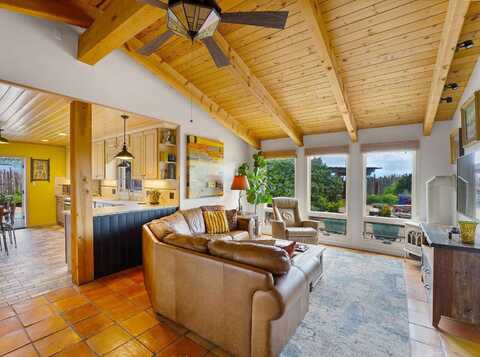 1326 Mesa Vista Road, El Prado, NM 87529