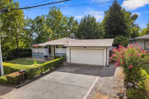 2986 Yana Avenue, Redding, CA 96002