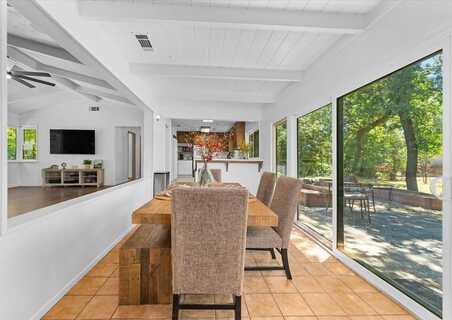 2551 S Waverly Avenue, Redding, CA 96001