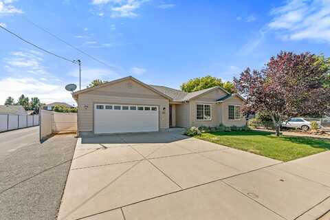 816 Ash Street, Central Point, OR 97502