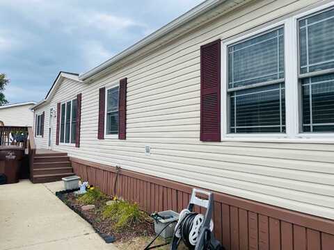 3755 Bentwood Circle West, White Lake, MI 48383