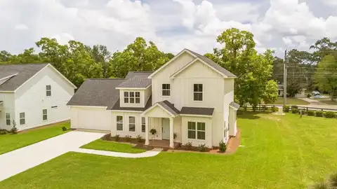 100 Farmington Hills Dr, Thomasville, GA 31792