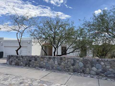 2821 W Highcliff Drive, Tucson, AZ 85745