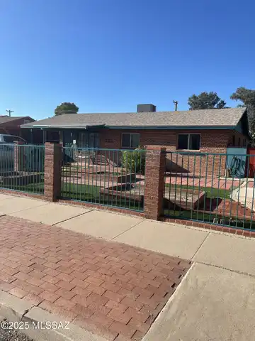 2633 E 19th Street, Tucson, AZ 85716