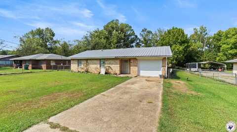 205 Hall St, Omaha, TX 75571