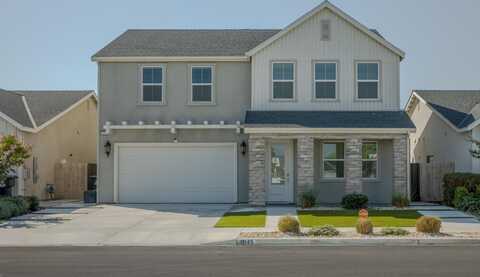145 E Taylor Avenue, Visalia, CA 93291