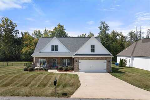 7507 Monty Drive, Kernersville, NC 27284