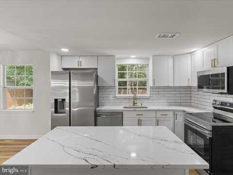 749 UNIVERSITY DRIVE, WALDORF, MD 20602