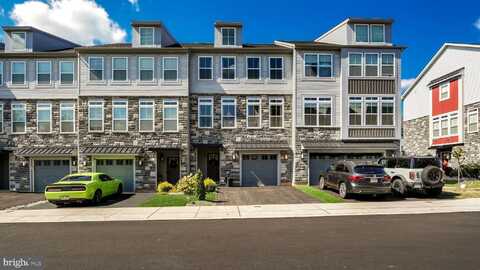 58 INDEPENDENCE COURT, PERKASIE, PA 18944