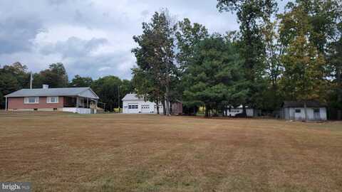 201 MOUNTAIN DRIVE, FREDERICKSBURG, PA 17026