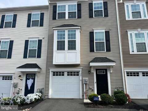 24 HUNTERS DRIVE, GILBERTSVILLE, PA 19525