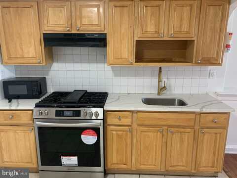 8 OVERHILL ROAD, UPPER DARBY, PA 19082