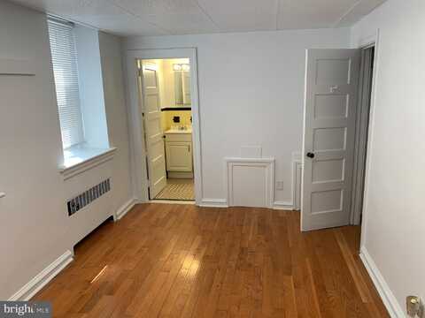8 OVERHILL ROAD, UPPER DARBY, PA 19082