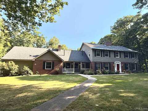 27 Oak Hill, Marquette, MI 49855