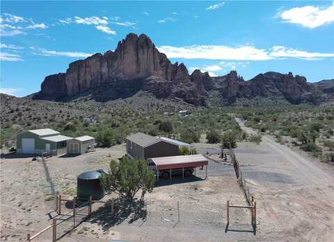 1886 S Ganado Road, Golden Valley, AZ 86413