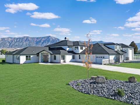 2454 W 2000 N, Farr West, UT 84404