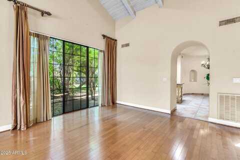8100 E CAMELBACK Road, Scottsdale, AZ 85251