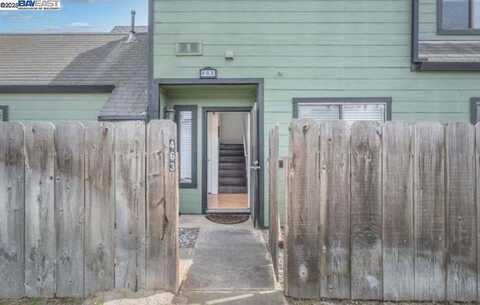 463 Golf Cir W, Manteca, CA 95337