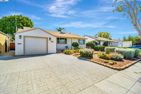 17316 Via Flores, San Lorenzo, CA 94580