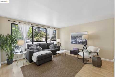 2632 Warring St, Berkeley, CA 94704