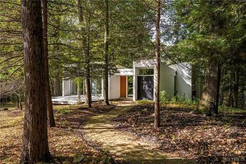 10 Clark Court, Elma, NY 14059