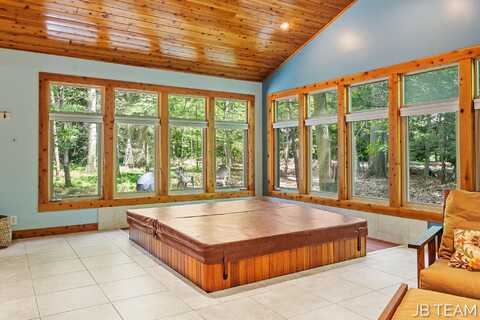 259 PORTCHESTER ROAD, HOLLAND, MI 49424