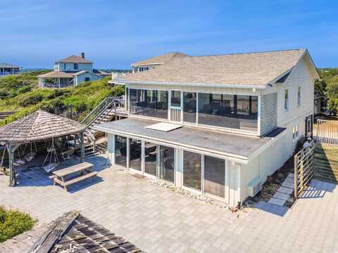 472 Myrtle Ave., Pawleys Island, SC 29585