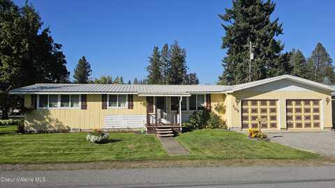 102 Pine Ave, Pinehurst, ID 83850