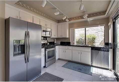 2366 Miramonte Circle, Palm Springs, CA 92264