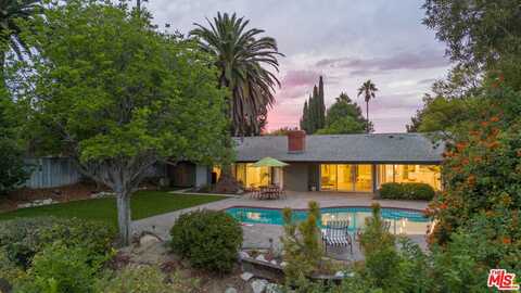 5858 Mcdonie Ave, Woodland Hills, CA 91367