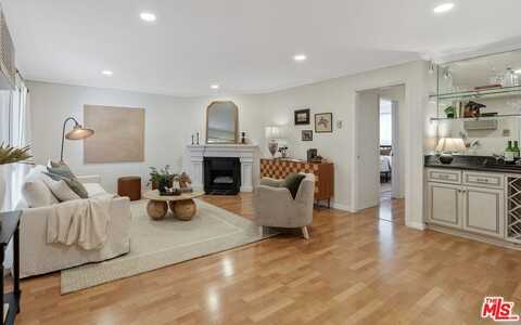 837 N West Knoll Dr, West Hollywood, CA 90069
