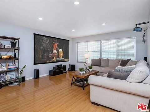 6771 Springpark Ave, Los Angeles, CA 90056