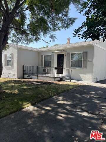 5529 Cartwright Ave, Los Angeles, CA 91601