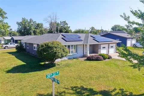 744 30th Street NE, Cedar Rapids, IA 52402