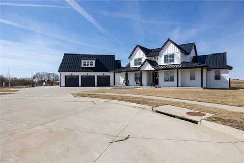 1114 Towne Centre Court, Urbana, IA 52345