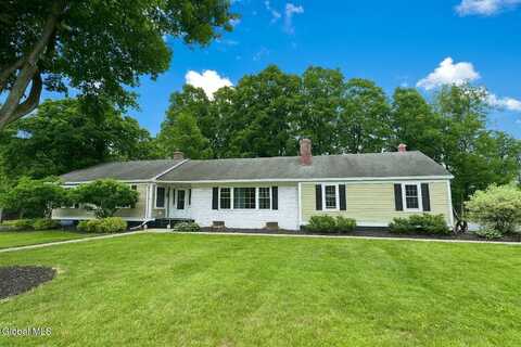 8 Sheraton Lane, Queensbury, NY 12804