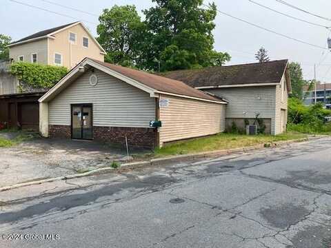 152 Henry Street, Saratoga Springs, NY 12866