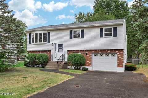 25 Lynn Drive, Colonie, NY 12205