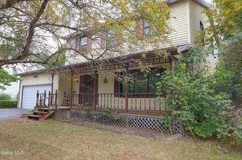 138 Hathorn Boulevard, Saratoga Springs, NY 12866