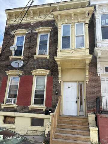 505 Hamilton Street, Schenectady, NY 12305