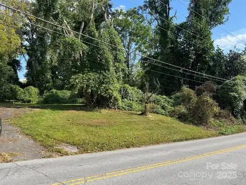 1030 N Justice Street, Hendersonville, NC 28791